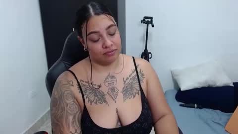 Snapshot of isabella_hots chatting on 12.06.24  estefania online show from 12.06.24