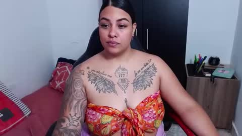 Snapshot of isabella_hots chatting on 01.14.25  estefania online show from 01.14.25