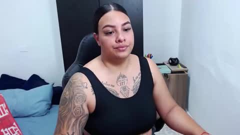 Snapshot of isabella_hots chatting on 01.30.25  estefania online show from 01.30.25