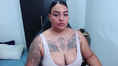 Snapshot of isabella_hots chatting on 02.09.25  estefania online show from 02.09.25