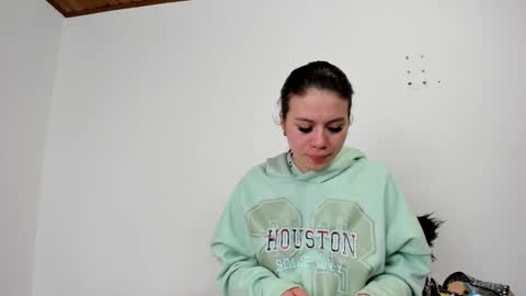 isabella_jaramillo online show from 10.29.25