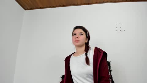 isabella_jaramillo online show from 10.30.25