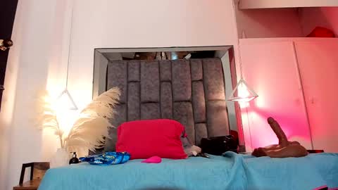  Isabel Lopez online show from 02.16.25