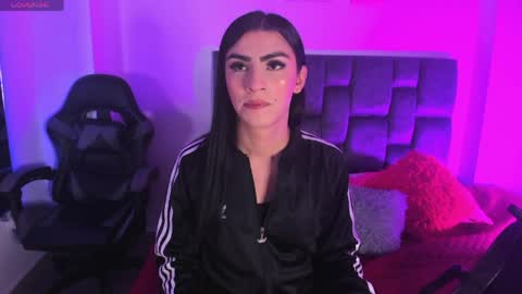 Isabella Moon9 online show from 04.21.26