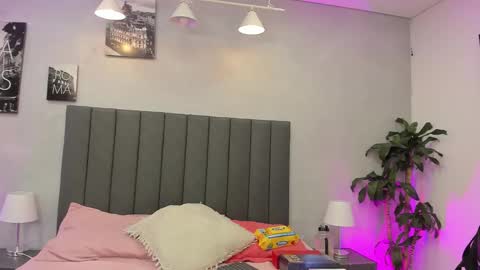 Isabella Nowa online show from 02.08.26