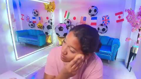 Snapshot of isabella_rows chatting on 06.17.26 Isabella online show from 06.17.26