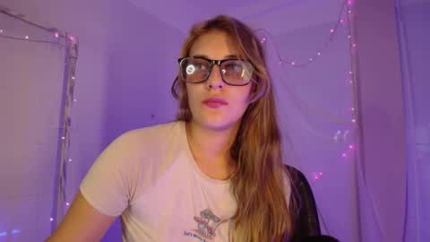 Isabella Rros online show from 11.18.25