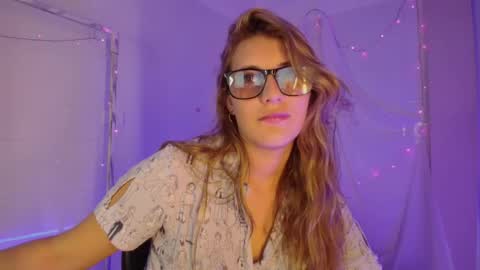 Isabella Rros online show from 12.13.25