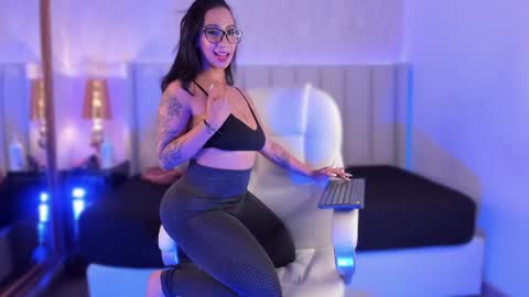 Snapshot of isabella_santamaria chatting on 12.05.24 Isa  online show from 12.05.24