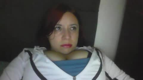 isabellaa_hills_ online show from 10.05.25