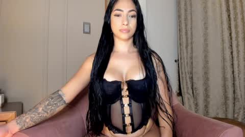 Snapshot of isabellabeker_ chatting on 01.26.25 ISABEL online show from 01.26.25