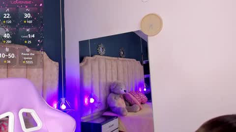 Snapshot of isabellabroms21 chatting on 01.15.25    v online show from 01.15.25