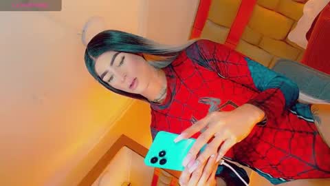 isabellagirs online show from 10.12.25