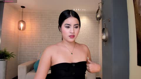 Isa Hill  online show from 01.02.25