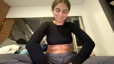 Isabella.. back again  online show from 04.15.26