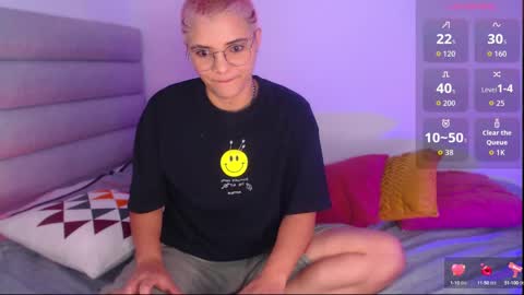 Isabella Mout  online show from 09.08.25