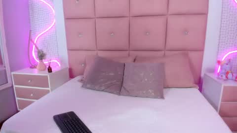 Snapshot of isabellapedraza chatting on 05.12.26 Isabel online show from 05.12.26