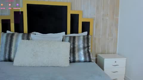 Snapshot of isabellasouza chatting on 12.04.25 online show from 12.04.25