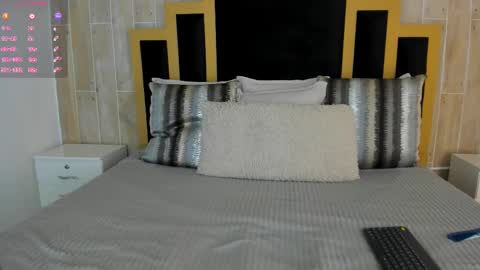 Snapshot of isabellasouza chatting on 12.14.25 online show from 12.14.25