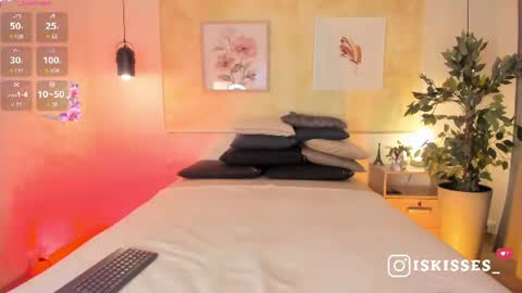 Snapshot of isabellasweet__ chatting on 06.26.26 online show from 06.26.26