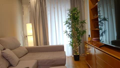 Snapshot of isabellauribe chatting on 04.25.26 isabellauribe online show from 04.25.26