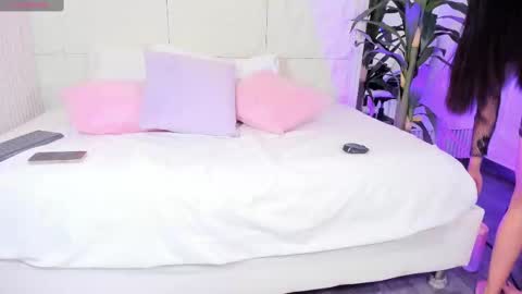 Isa  online show from 10.12.25