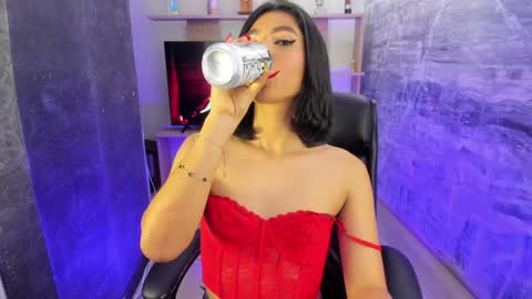 Snapshot of isabellefoxx chatting on 12.28.24 Isa online show from 12.28.24