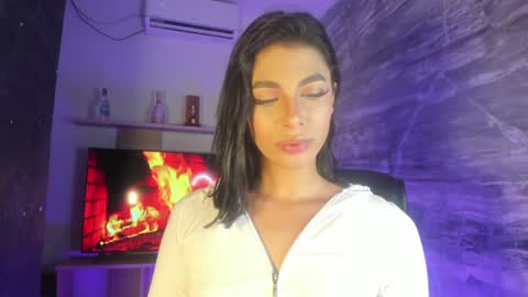 Snapshot of isabellefoxx chatting on 01.03.25 Isa online show from 01.03.25