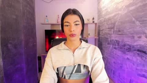 Snapshot of isabellefoxx chatting on 01.08.25 Isa online show from 01.08.25