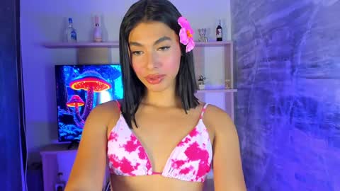 Snapshot of isabellefoxx chatting on 01.28.25 Isa online show from 01.28.25