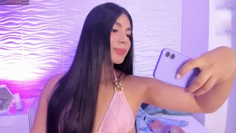 Snapshot of isabellefoxx chatting on 11.17.25 Isa online show from 11.17.25