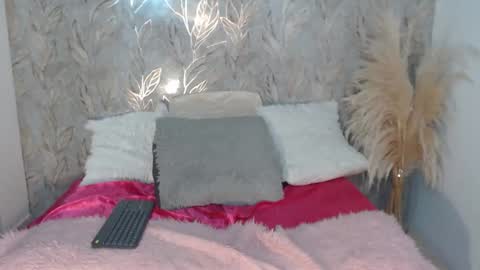 isabellj28 online show from 10.30.25