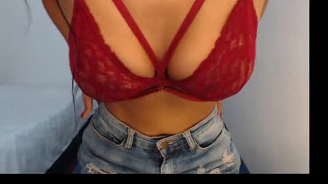 Snapshot of isabellla_grenz chatting on 12.23.24 Isabella online show from 12.23.24