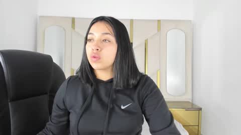 Snapshot of isabellrodriguez18 chatting on 09.17.25 isabellrodriguez18 online show from 09.17.25