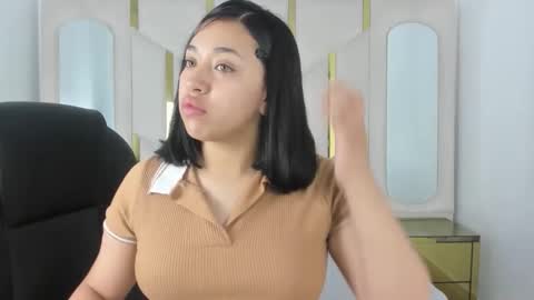 Snapshot of isabellrodriguez18 chatting on 09.18.25 isabellrodriguez18 online show from 09.18.25