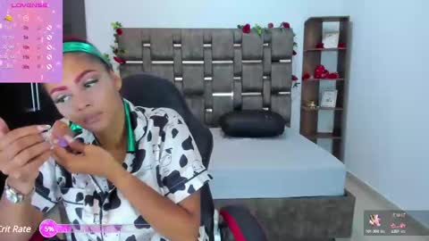 Hi mi name is Isabel  online show from 02.12.25