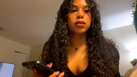 Snapshot of isadorawishes chatting on 11.09.25 isadorawishes online show from 11.09.25