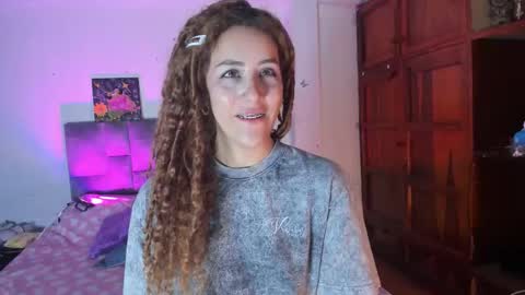 Isabela  online show from 09.29.25