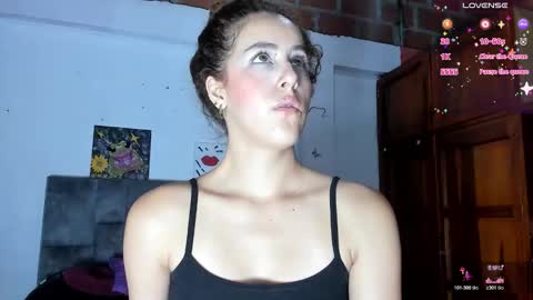 Isabela  online show from 10.25.25