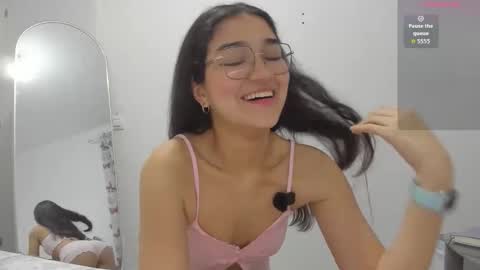 Isa Suarez online show from 04.21.26