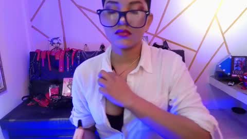 isabela online show from 10.04.25