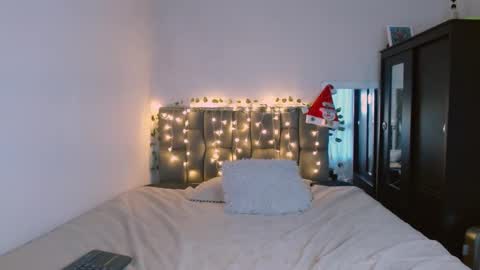 Isis  online show from 12.18.24