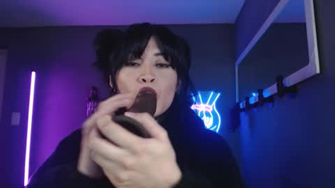 Snapshot of isis_diosa chatting on 01.14.25 Ana Maria online show from 01.14.25