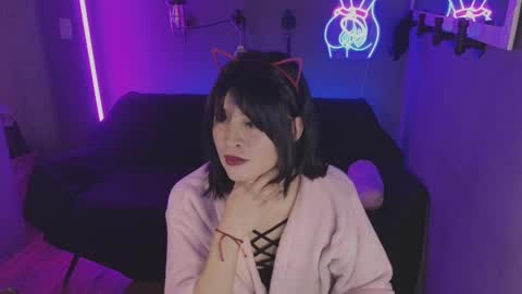 Snapshot of isis_diosa chatting on 01.15.25 Ana Maria online show from 01.15.25