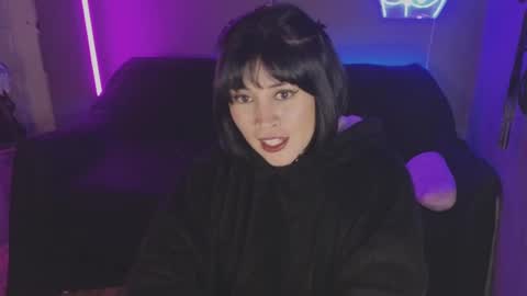 Snapshot of isis_diosa chatting on 02.01.25 Ana Maria online show from 02.01.25