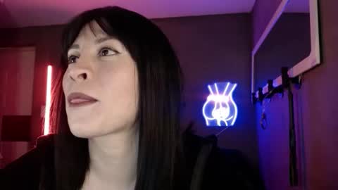 Snapshot of isis_diosa chatting on 10.27.25 Ana Maria online show from 10.27.25