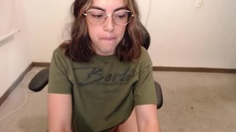 Snapshot of isis_loveyes_ chatting on 01.20.25 Pauli online show from 01.20.25