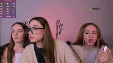 Snapshot of isla_dior chatting on 10.14.25 isla_dior online show from 10.14.25