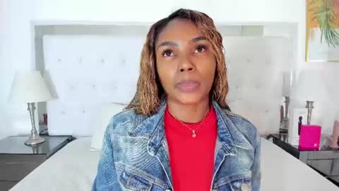 Snapshot of isla_scott chatting on 06.14.26 Vanessa online show from 06.14.26