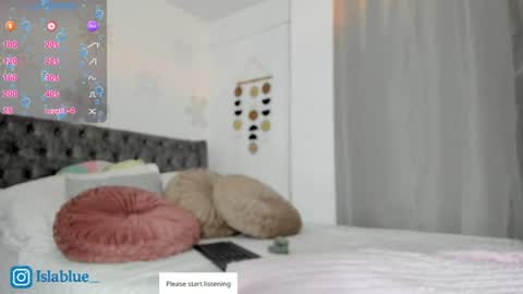 Snapshot of islaa_bluee chatting on 06.22.26 Isla Blue online show from 06.22.26